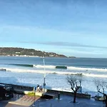 En Bord De Beachfront Lägenhet Hendaye